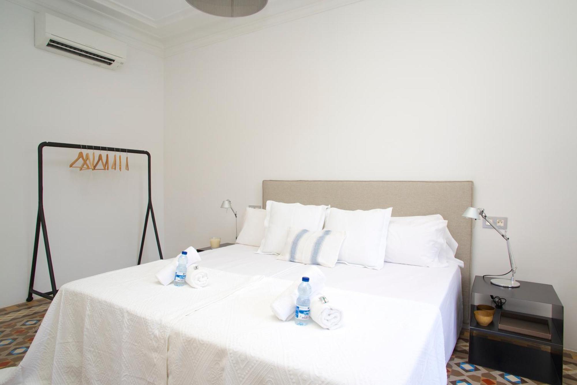 The Claris Suites I Barcelona Bagian luar foto